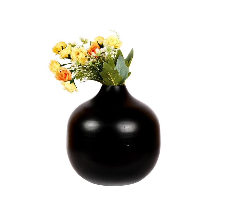 Elegant Black Flower Vase - Timeless Home Decor Accent